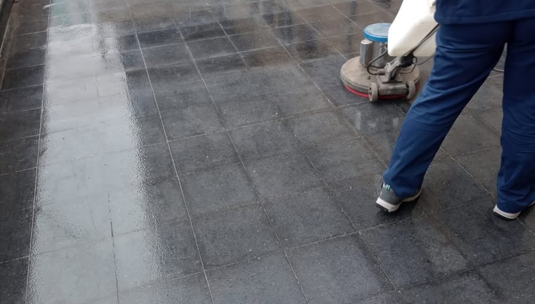 Evaluación técnica e inspección de filtraciones en terreno